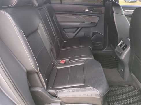 Used 2022 Volkswagen Atlas Cross Sport SE w/ Black Wheel Package image 25