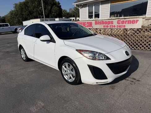 Used 2010 MAZDA MAZDA3 i Touring FWD image 2