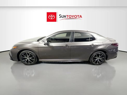 Used 2024 Toyota Camry SE FWD image 7