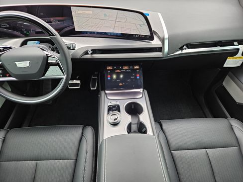 New 2026 Cadillac Vistiq Sport image 18