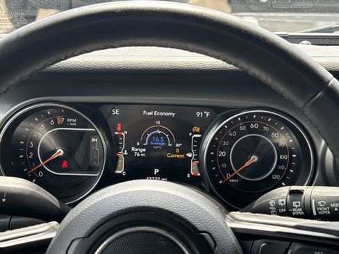 Used 2022 Jeep Wrangler Unlimited Sport AWD/4WD image 26