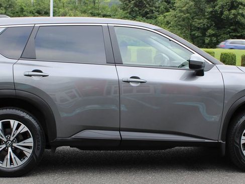 Certified 2023 Nissan Rogue SV image 5