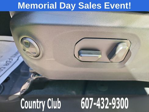 Used 2026 Jeep Gladiator Sport AWD/4WD image 12