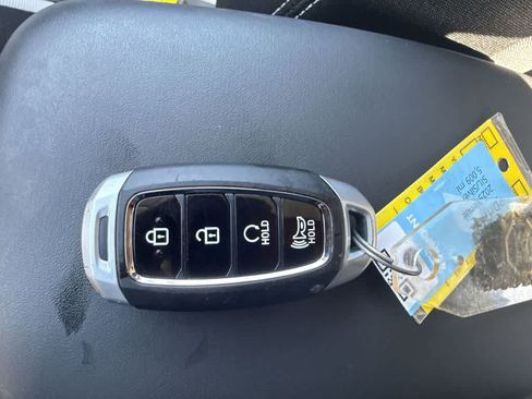 Used 2025 Hyundai Venue SEL FWD image 29