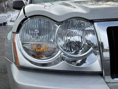 Used 2006 Jeep Grand Cherokee Limited image 26