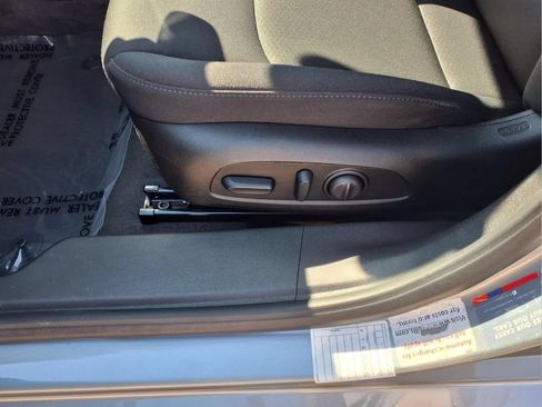 Used 2024 Chevrolet Malibu LT FWD image 22