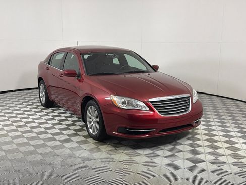 Used 2013 Chrysler 200 Touring FWD image 3