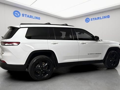 Used 2022 Jeep Grand Cherokee L Limited w/ Black Appearance Package RWD image 10