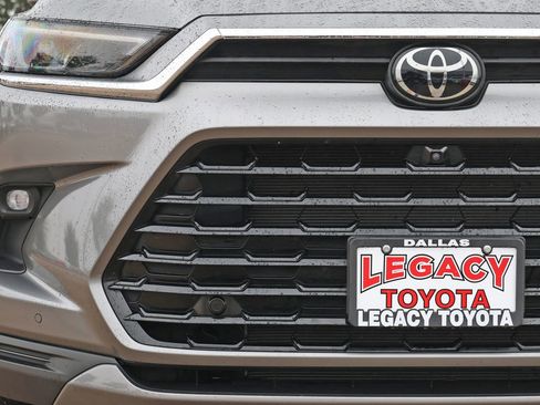 Used 2026 Toyota Grand Highlander AWD image 11