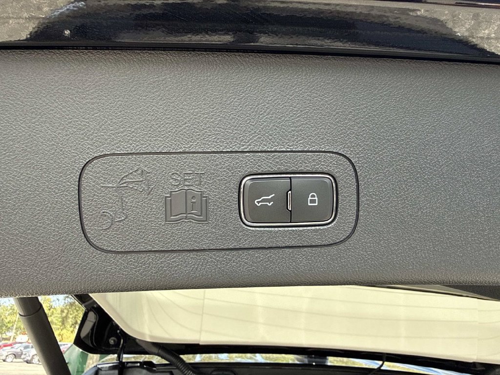 New 2027 Lincoln Aviator 2WD image 12