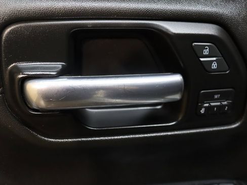 Used 2019 GMC Sierra 1500 AT4 w/ AT4 Premium Package AWD/4WD image 40