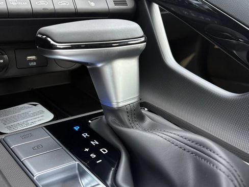 New 2026 Hyundai Elantra Limited FWD image 24