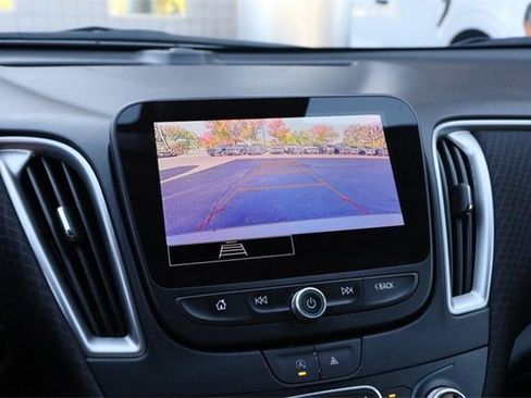 Used 2024 Chevrolet Malibu LT image 16