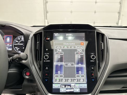 Certified 2025 Subaru Crosstrek 2.5i Limited image 33