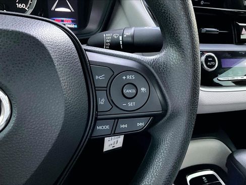 Certified 2022 Toyota Corolla LE image 25