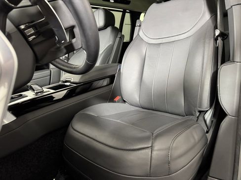 Used 2024 Land Rover Range Rover Long Wheelbase SE image 19