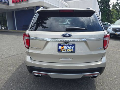 Used 2017 Ford Explorer Platinum AWD/4WD image 5