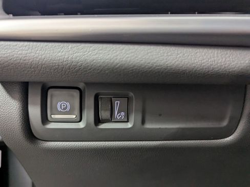 Used 2024 Cadillac XT4 Premium Luxury FWD image 15