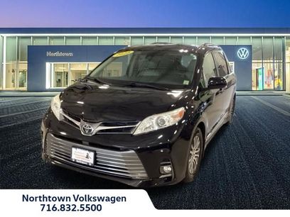 Used 2020 Toyota Sienna XLE w/ XLE Navigation Package