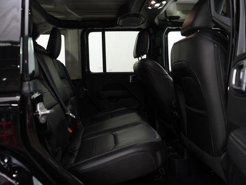 Used 2021 Jeep Wrangler Unlimited Sahara w/ Cold Weather Group image 10