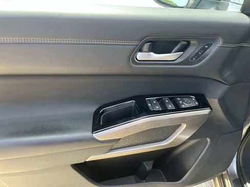 Used 2025 Nissan Pathfinder Platinum w/ Cargo Package FWD image 15