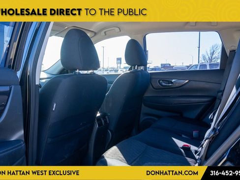 Used 2018 Nissan Rogue S image 16