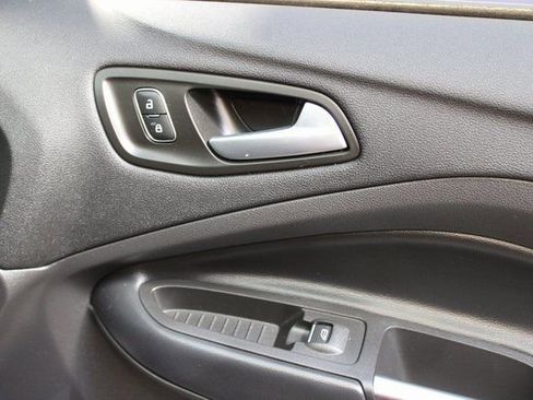 Used 2019 Ford Escape Titanium image 9