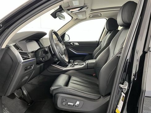 Used 2022 BMW X7 xDrive40i w/ Premium Package image 11
