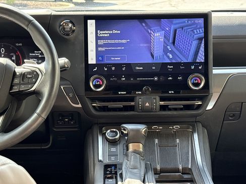 Used 2025 Lexus GX 550 w/ Cold Area Package AWD/4WD image 30