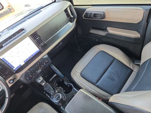 Used 2022 Ford Bronco Wildtrak image 15