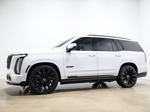 Used 2026 Cadillac Escalade V AWD/4WD image 11