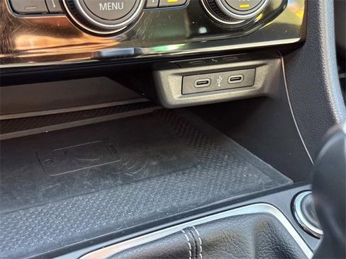 Certified 2022 Volkswagen Jetta SEL image 24