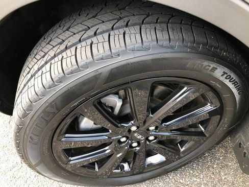 Used 2022 Lincoln Nautilus Reserve w/ Monochromatic Package image 2