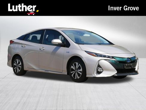Used 2017 Toyota Prius Prime Advanced FWD image 1
