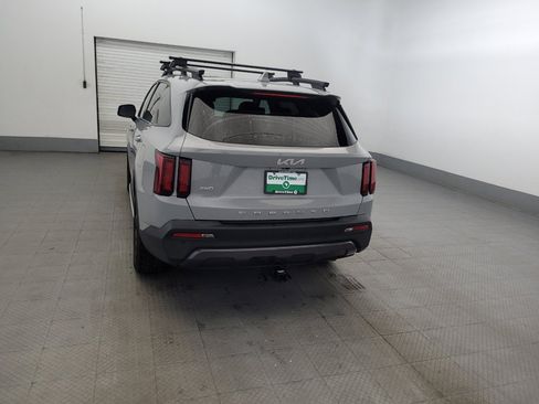 Used 2022 Kia Sorento S w/ Panoramic Sunroof Package AWD/4WD image 6