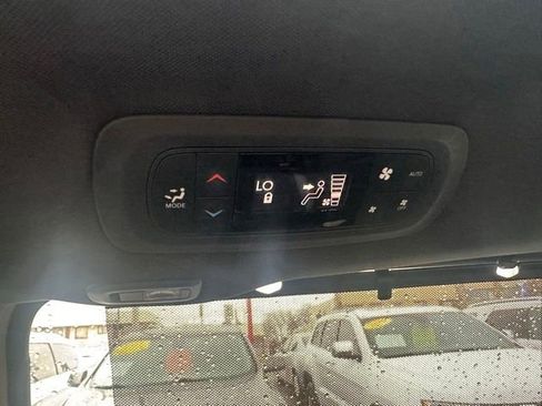 Used 2020 Chrysler Pacifica Touring-L image 26