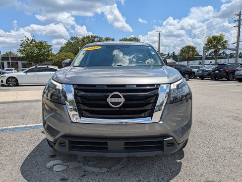 Used 2025 Nissan Pathfinder SV AWD/4WD image 9