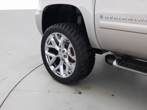 Used 2007 Chevrolet Avalanche LT w/ LT Preferred Equipment Group AWD/4WD image 18