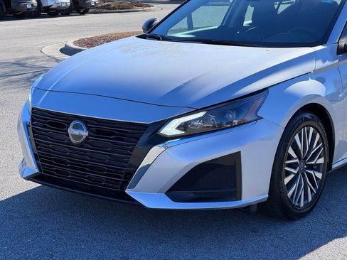 Used 2024 Nissan Altima 2.5 SV image 33