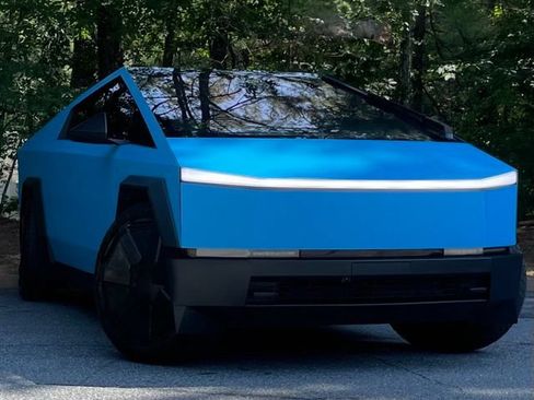 Used 2024 Tesla Cybertruck AWD Crew Cab image 9