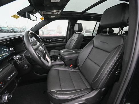 Used 2023 GMC Yukon XL Denali image 18