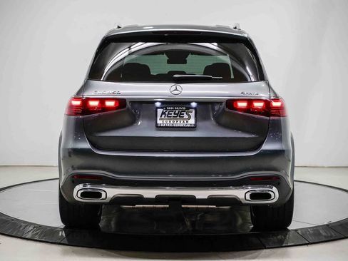 Used 2025 Mercedes-Benz GLS 450 4MATIC image 3