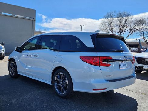 Used 2023 Honda Odyssey Elite image 5