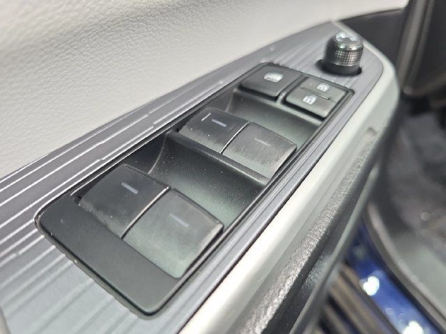 Certified 2026 Toyota Sienna XLE FWD image 23
