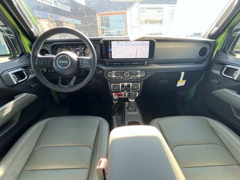 New 2025 Jeep Gladiator Mojave image 13