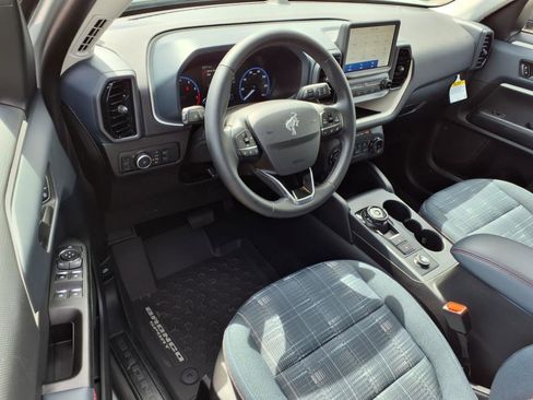 Used 2024 Ford Bronco Sport Heritage w/ Heritage Convenience Package image 7