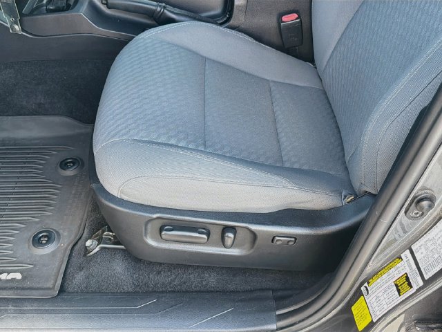 Used 2021 Toyota Tacoma SR5 RWD image 19