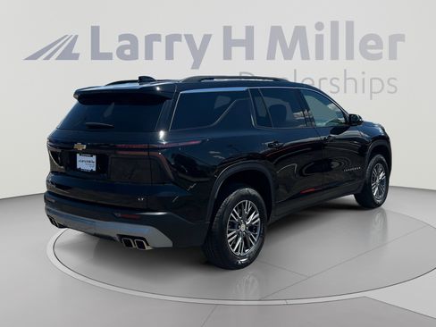 Used 2024 Chevrolet Traverse LT FWD image 5