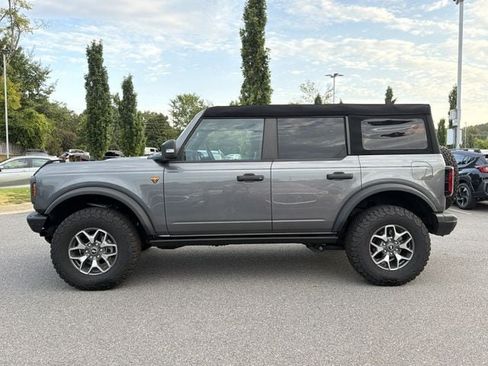 Used 2024 Ford Bronco Badlands AWD/4WD image 6