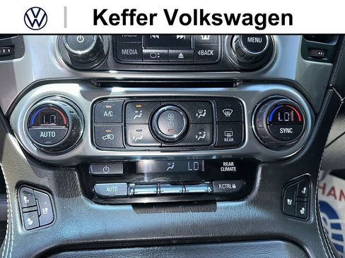 Used 2020 Chevrolet Suburban Premier AWD/4WD image 20